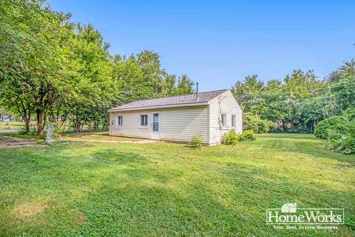 54772 Hollywood Blvd - Photo 3 of 18