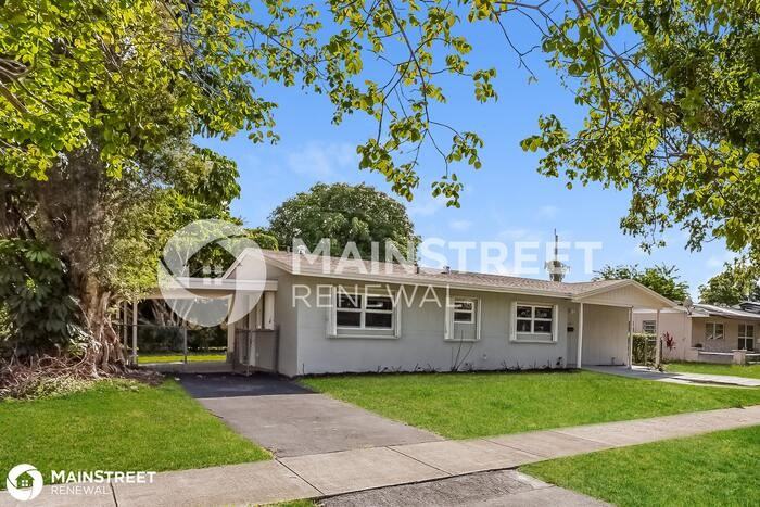 1450 Nw 175th St - Photo 3 of 16