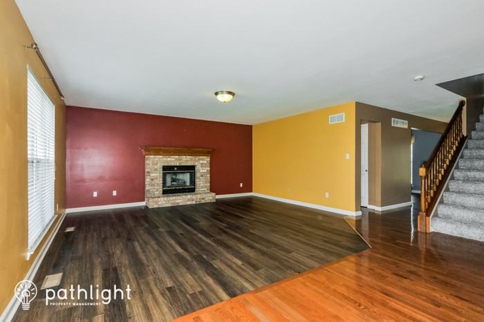 2819 Kings Crossing Dr - Photo 3 of 18