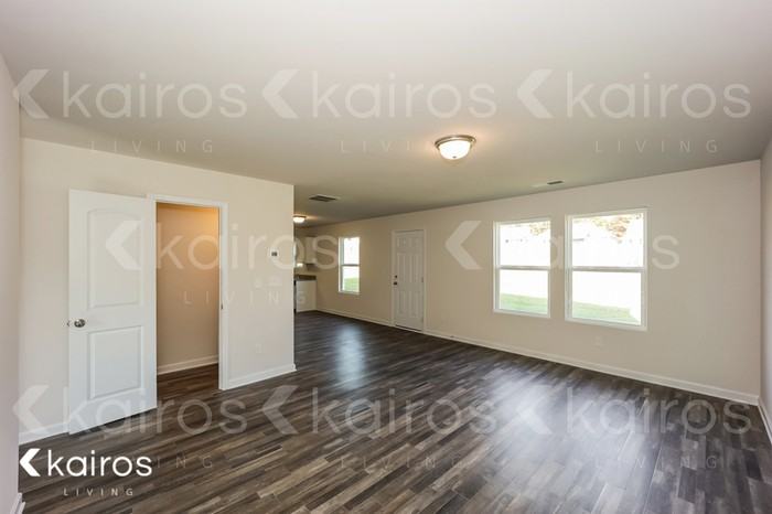 311 Foxtrot Trl - Photo 2 of 18