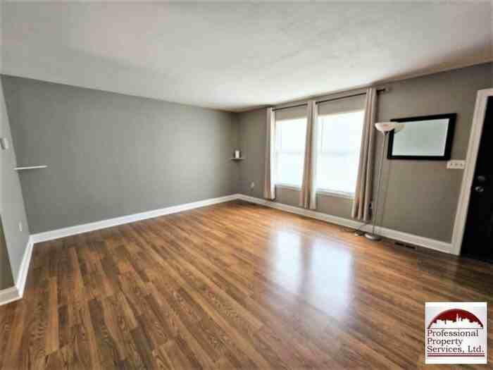 104 S Oak Cliff Ct - Photo 3 of 24