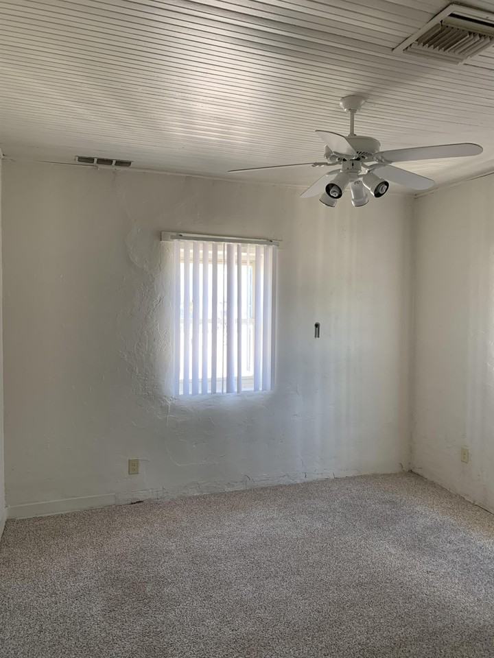 933 N Van Alstine St #1 - Photo 2 of 9