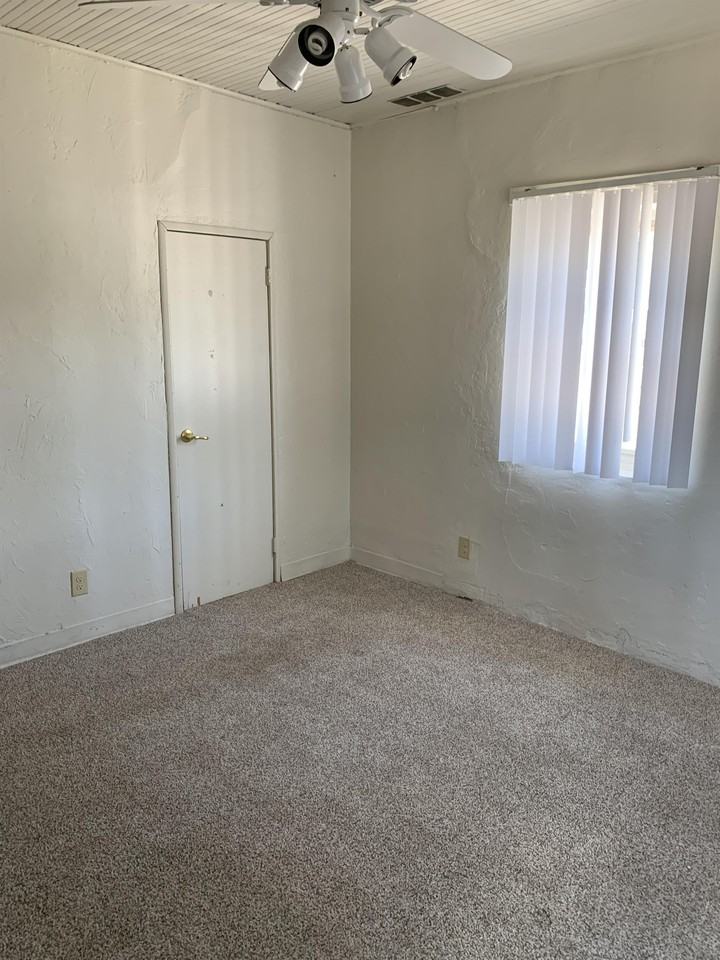 933 N Van Alstine St #1 - Photo 3 of 9