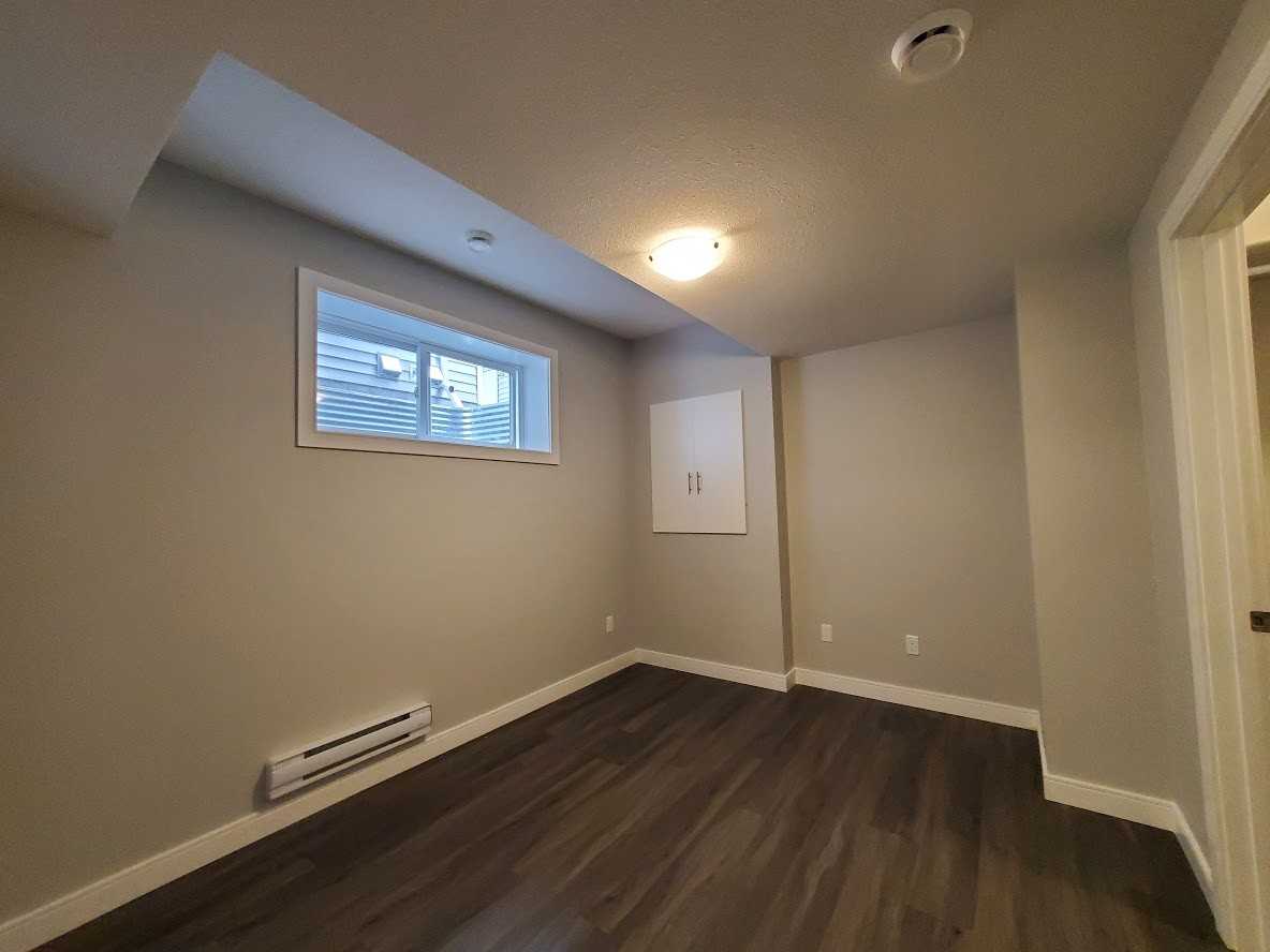 9609 161 St Nw #9609B161st - Photo 3 of 8