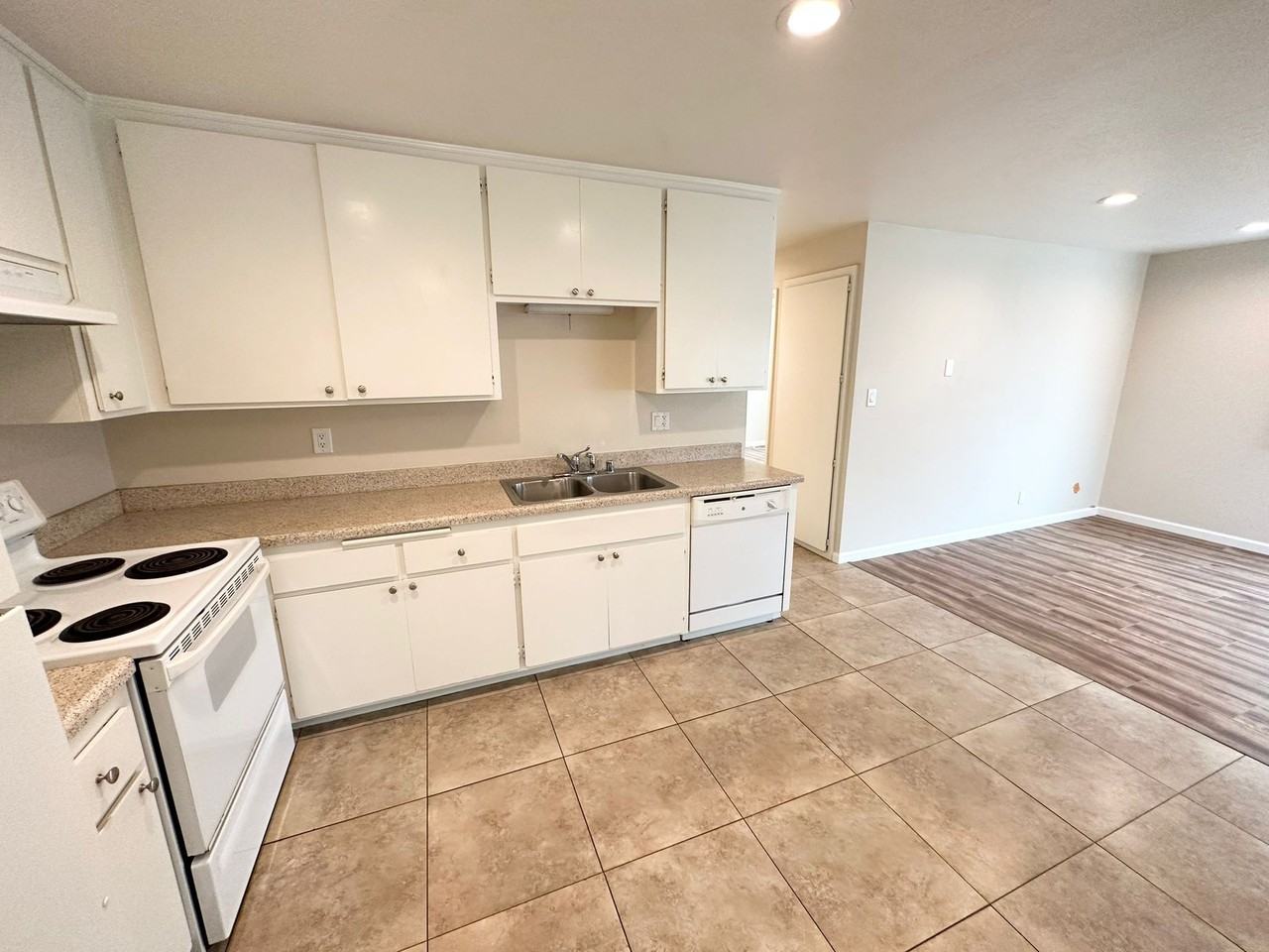 9906 Buena Vista Dr #A - Photo 4 of 26