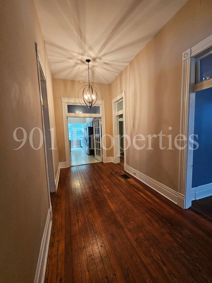59 S Cox St #1 - Photo 3 of 23
