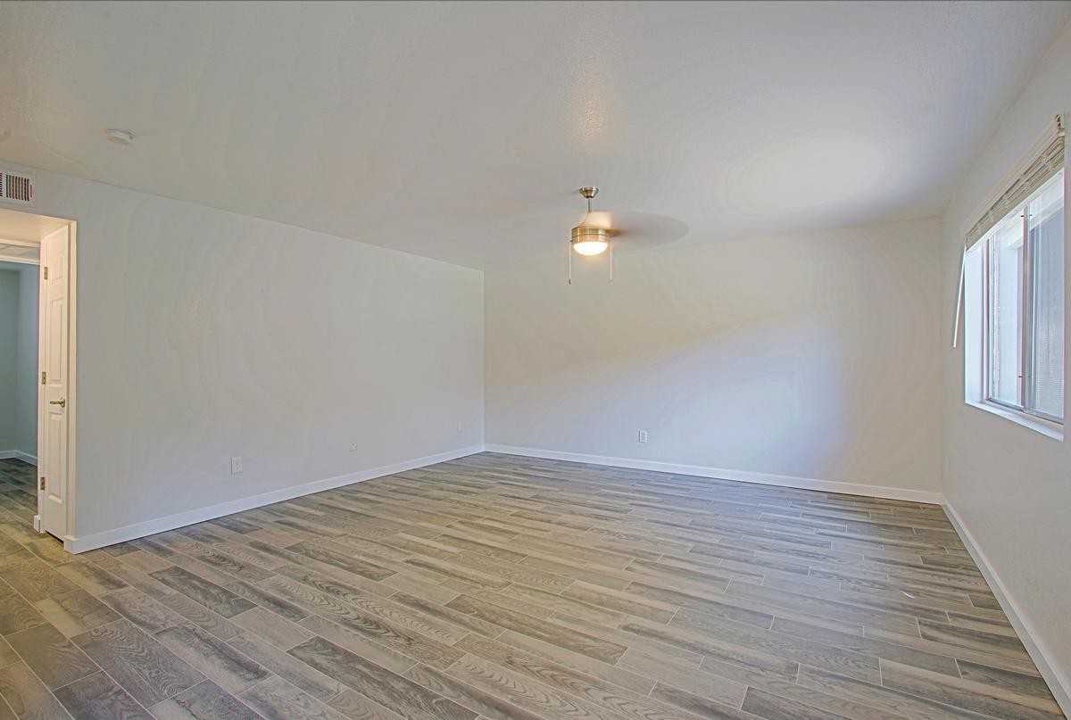 1248 S Vineyard - Photo 6 of 22