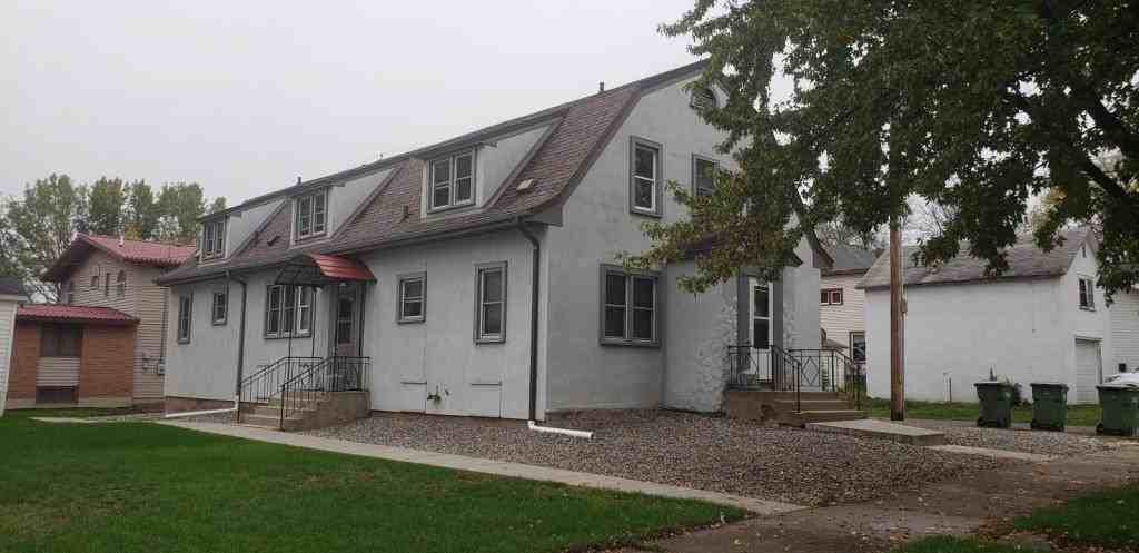 1114 E 22nd St - Photo 2 of 18