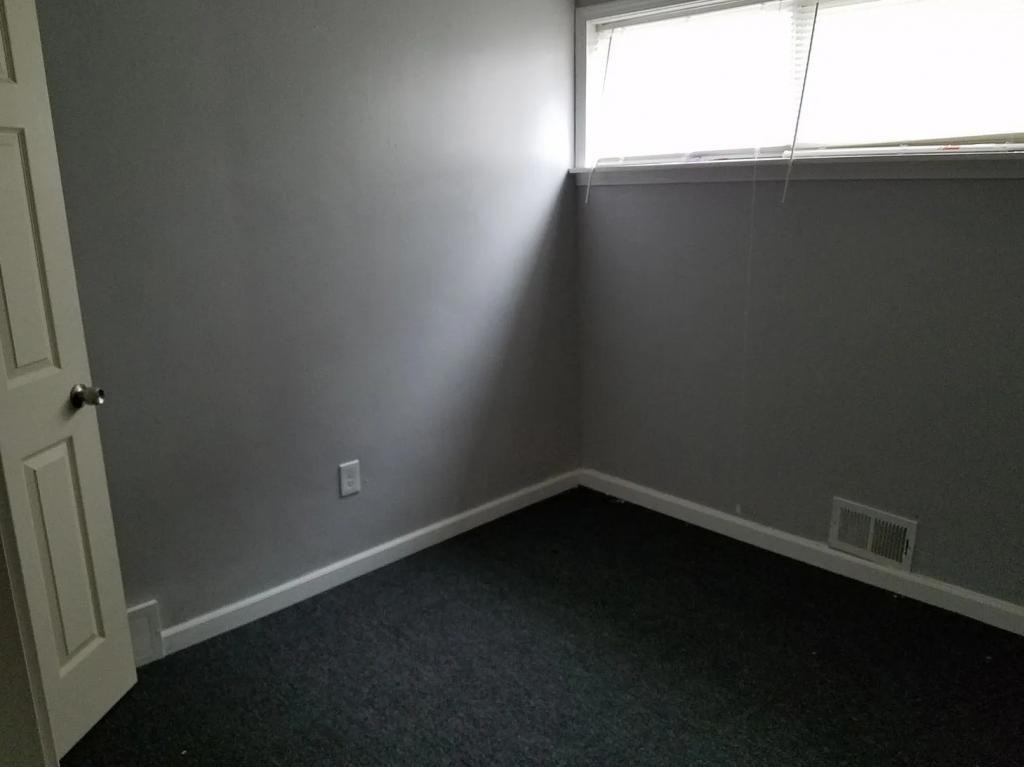 15330 W Chicago St - Photo 3 of 7