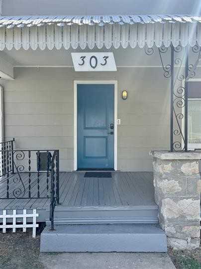 303 N Jackson Ave - Photo 3 of 34