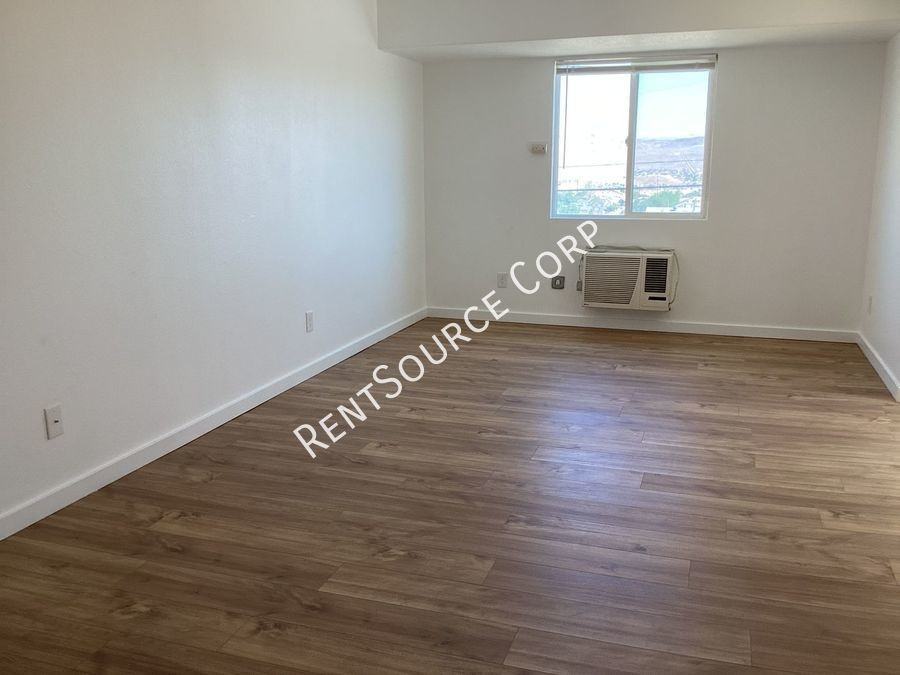 209 E Grace St #3D - Photo 3 of 11