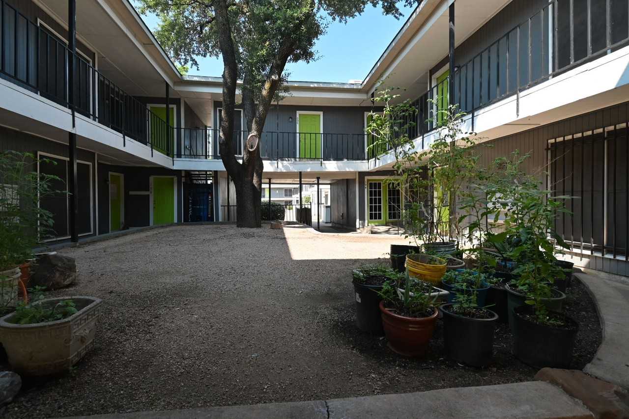 Palmera Apartments - Photo 4 of 15