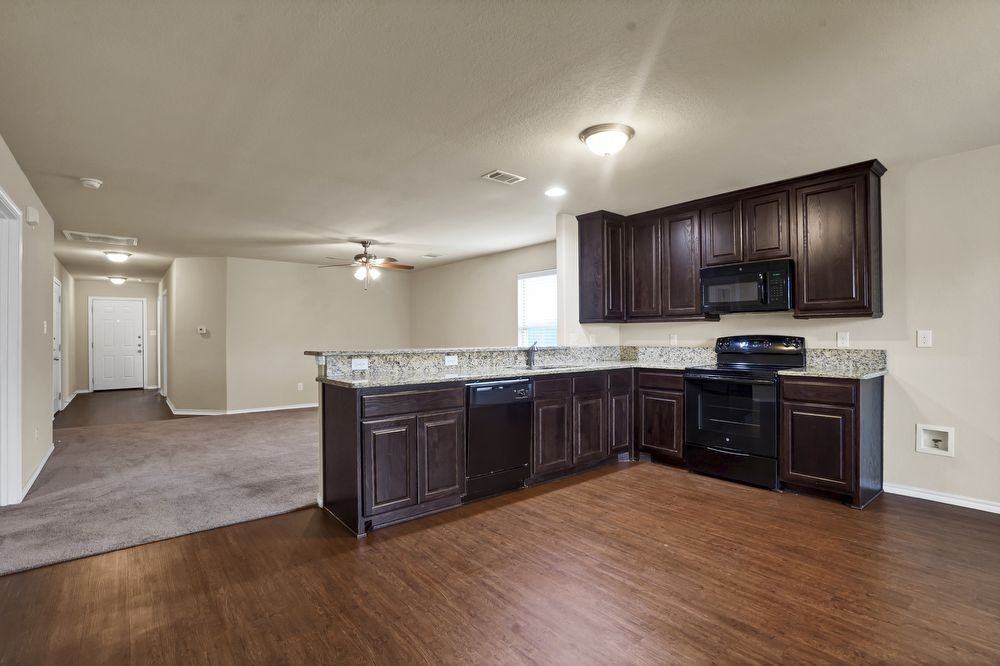 1824 Village Park Trl - Photo 3 of 15