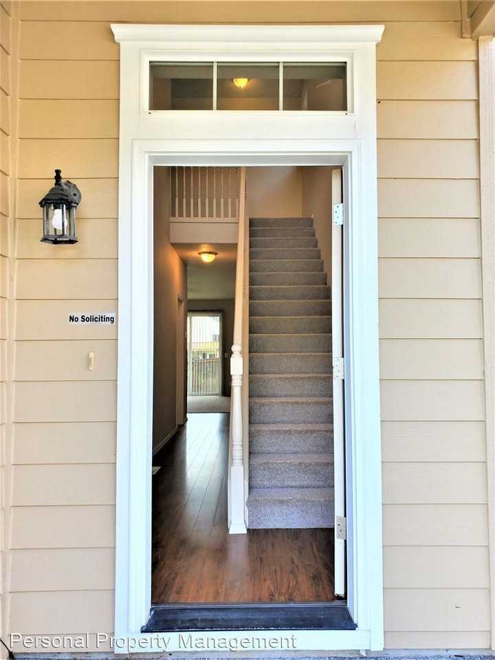 951 56th St - Photo 2 of 21