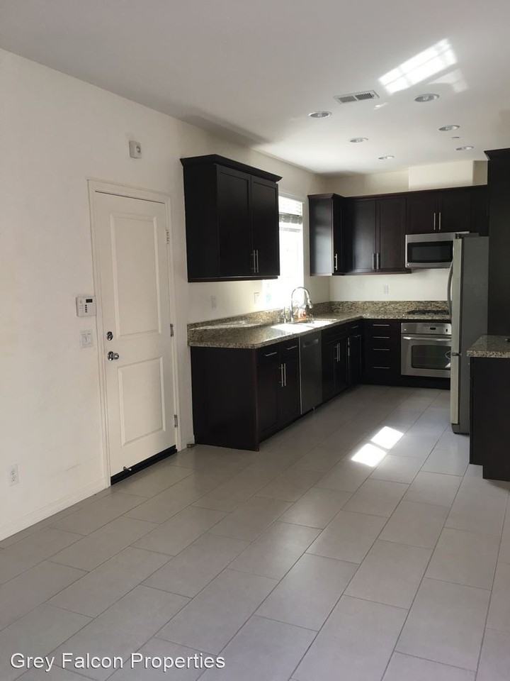 3582 Summit Trail Ct - Photo 3 of 18