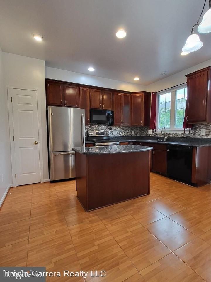 42595 Pine Forest Dr - Photo 2 of 10