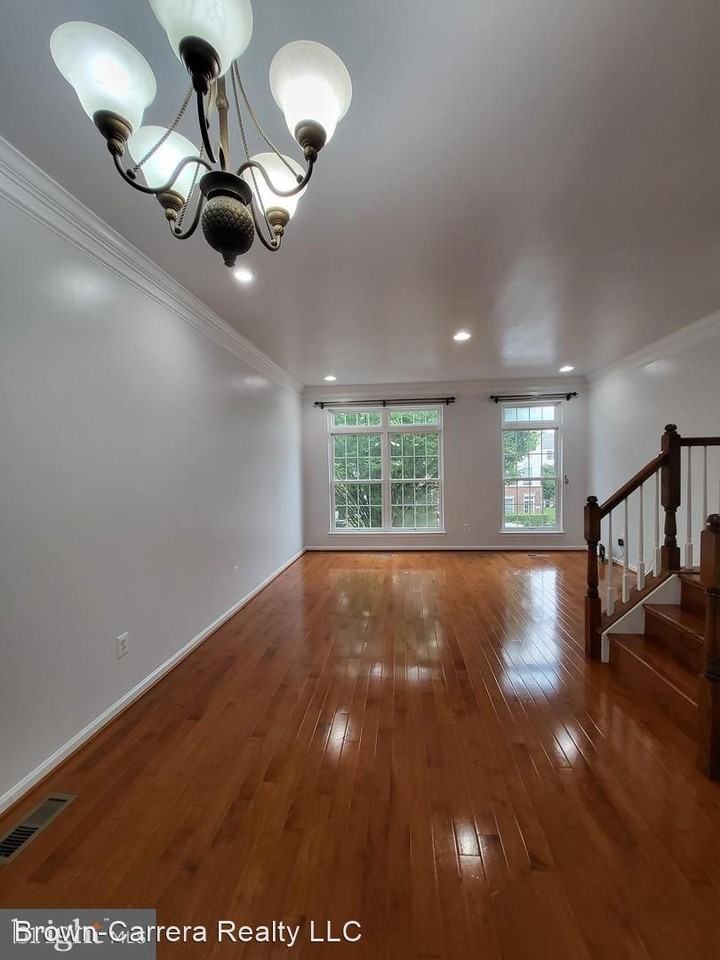 42595 Pine Forest Dr - Photo 3 of 10