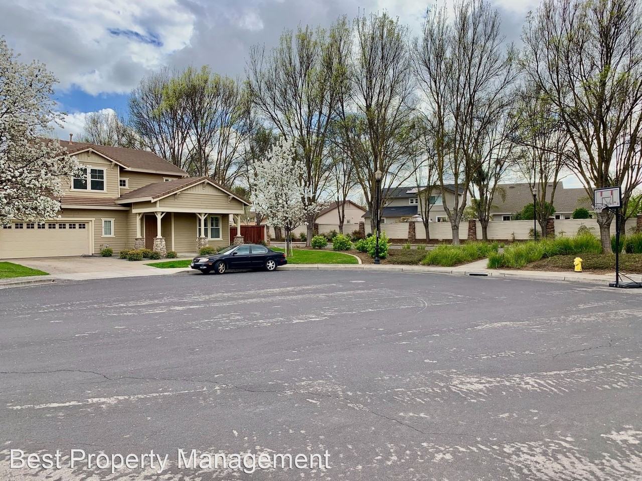 382 Madera St - Photo 2 of 25