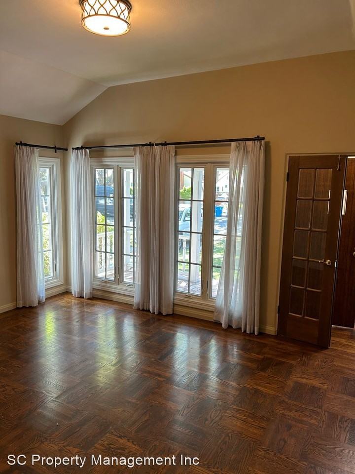 110 Aragon Blvd - Photo 3 of 13