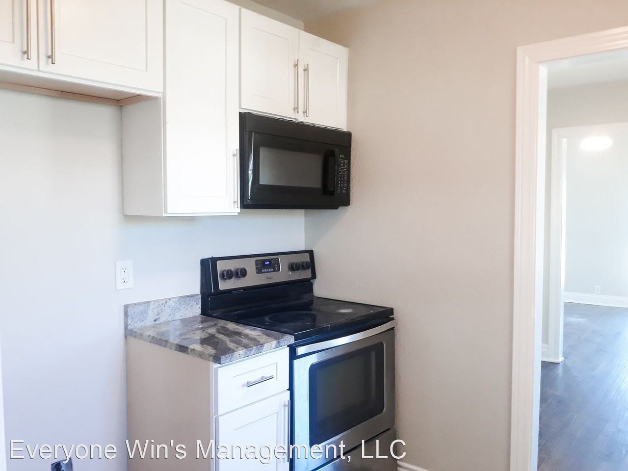 511 W Pioneer Dr - Photo 3 of 8