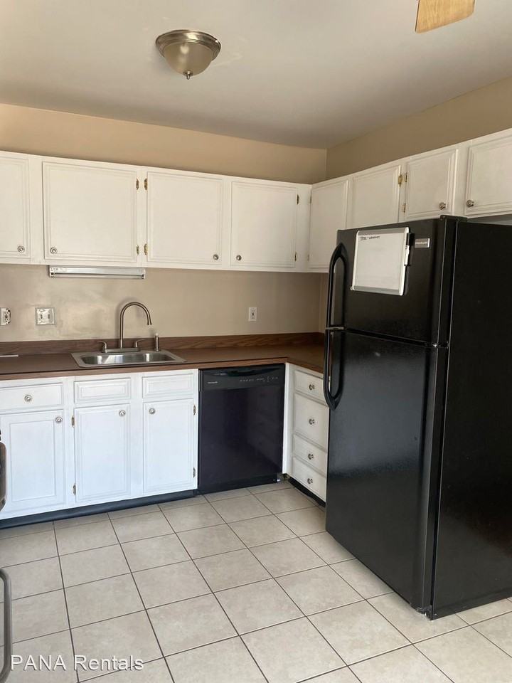 2020 Franklin Pl - Photo 3 of 12