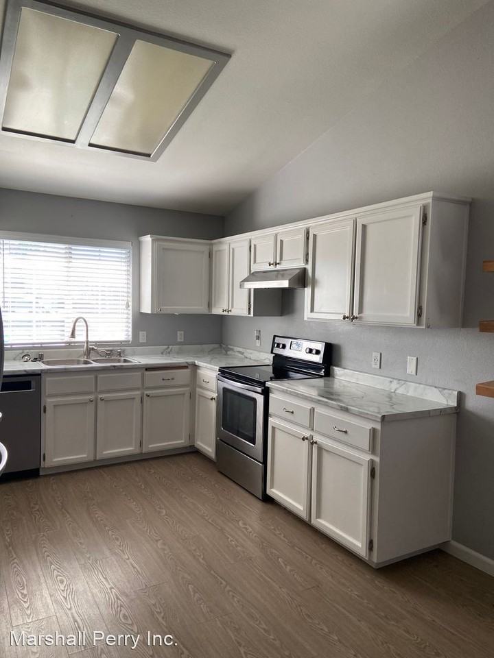 2404 Whipplewood Dr - Photo 2 of 20