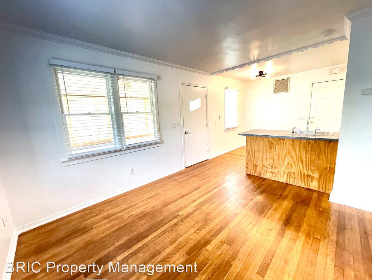 843 Miles Ave - Photo 3 of 16