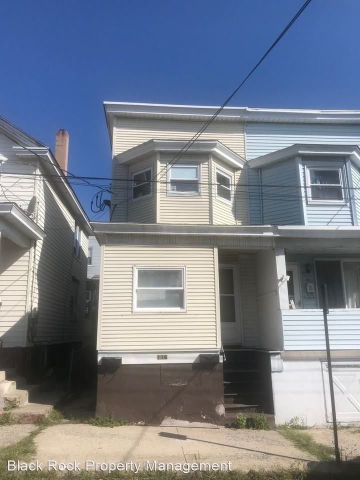 116 E Amidon St Apartments in Summit Hill, PA 18250 Zumper