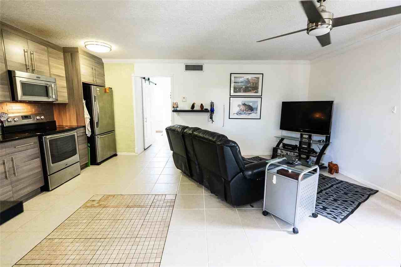 30 S J St #9 - Photo 3 of 8