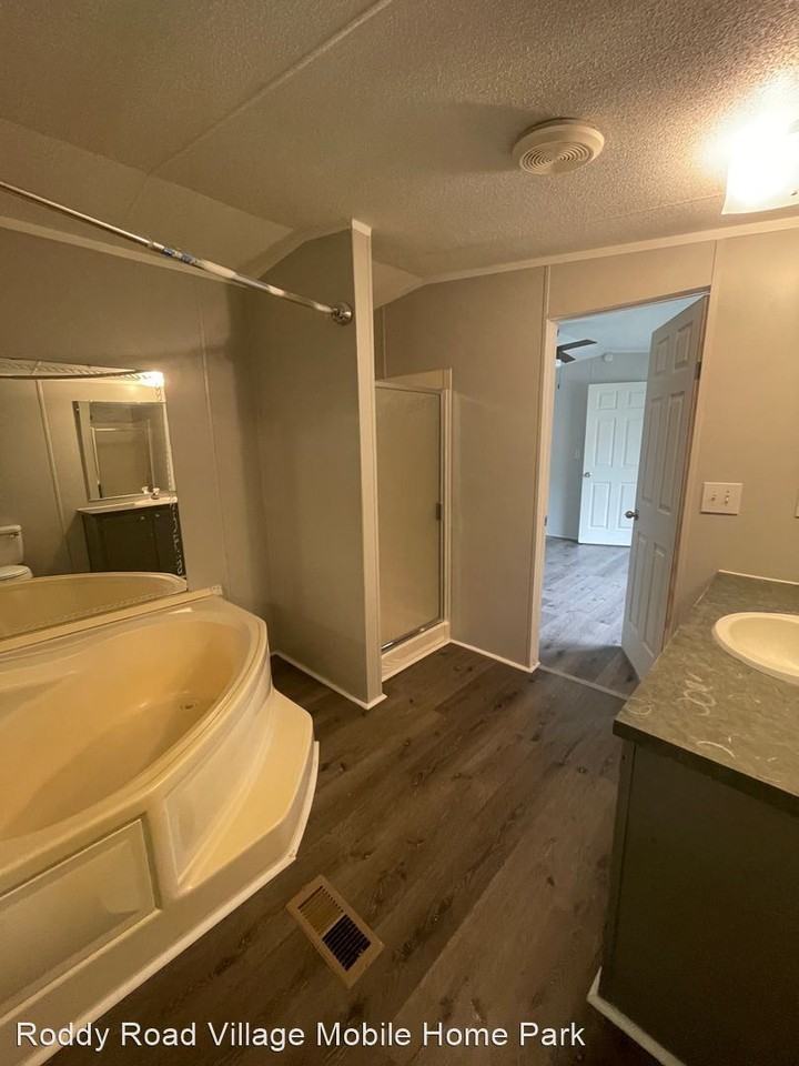 12195 Roddy Rd - Photo 2 of 12