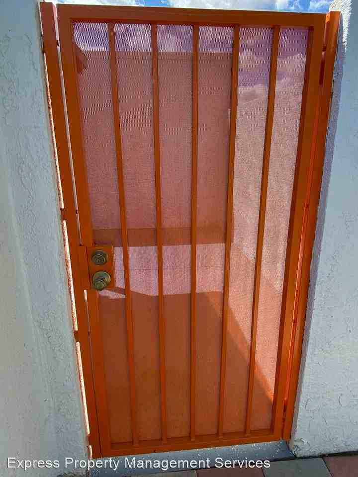 555 El Placer Rd - Photo 3 of 50