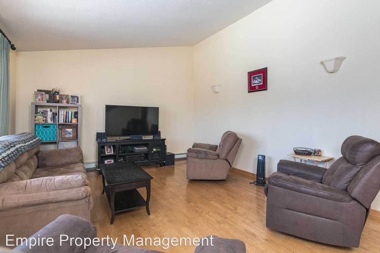 311 Hawk Rd - Photo 3 of 17