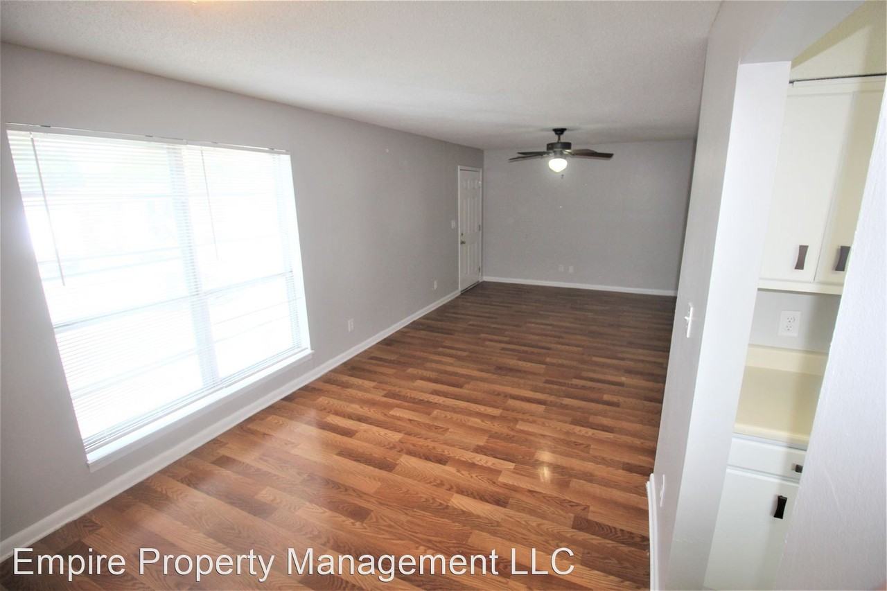 2218 Jonathan Dr - Photo 3 of 8