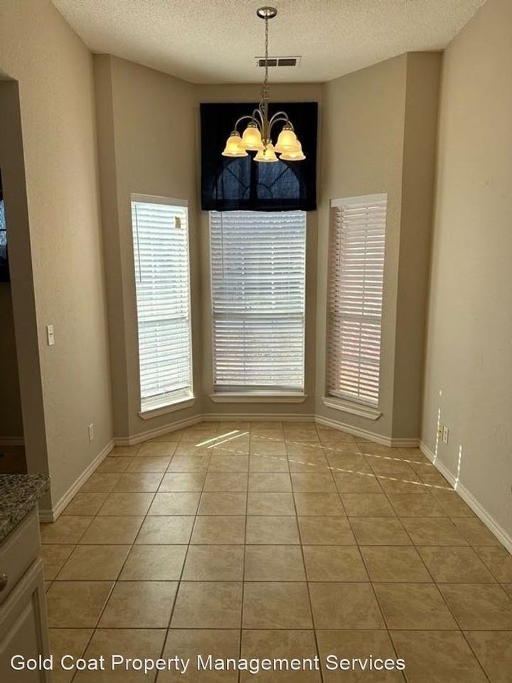 1119 Lisa Ln - Photo 3 of 22