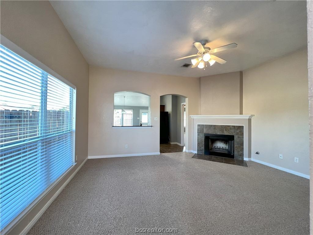 1001 Fallbrook Loop - Photo 2 of 18