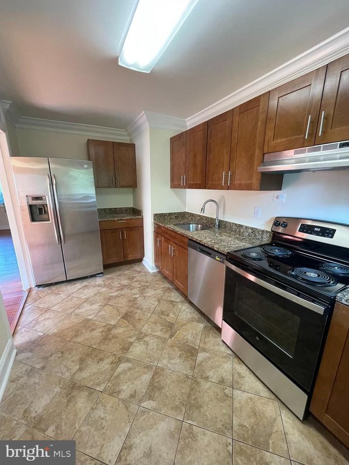 6310 Yosemite Dr - Photo 3 of 21