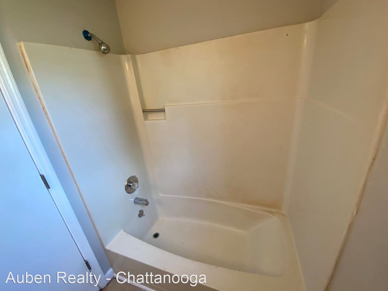 832 Sylvan Ave - Photo 2 of 9