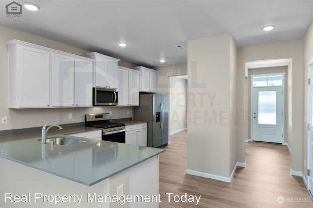 520 Tanner Ave - Photo 3 of 9