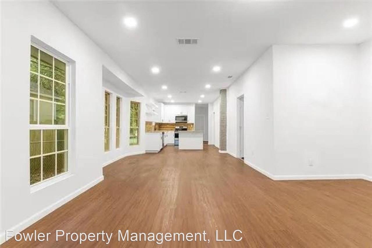 525 E Munson St - Photo 2 of 17