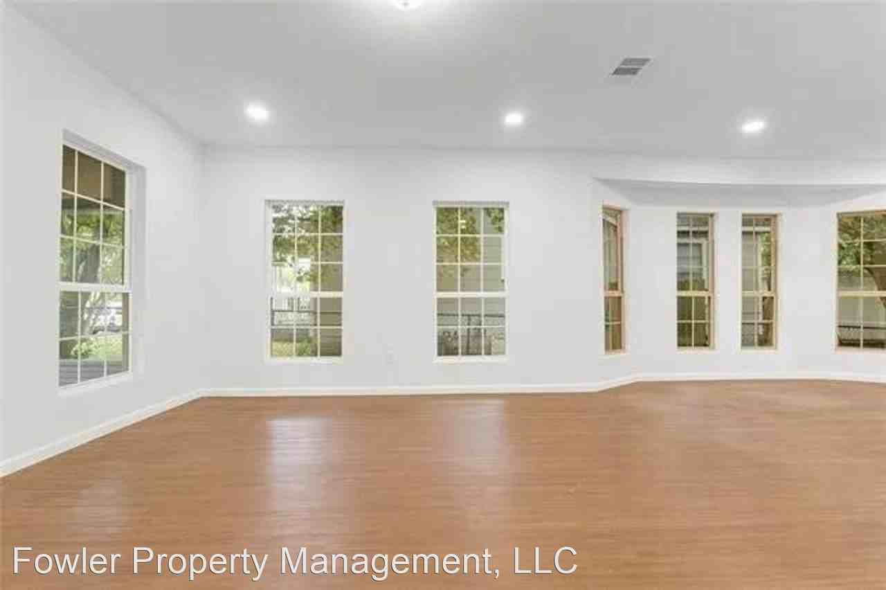 525 E Munson St - Photo 3 of 17