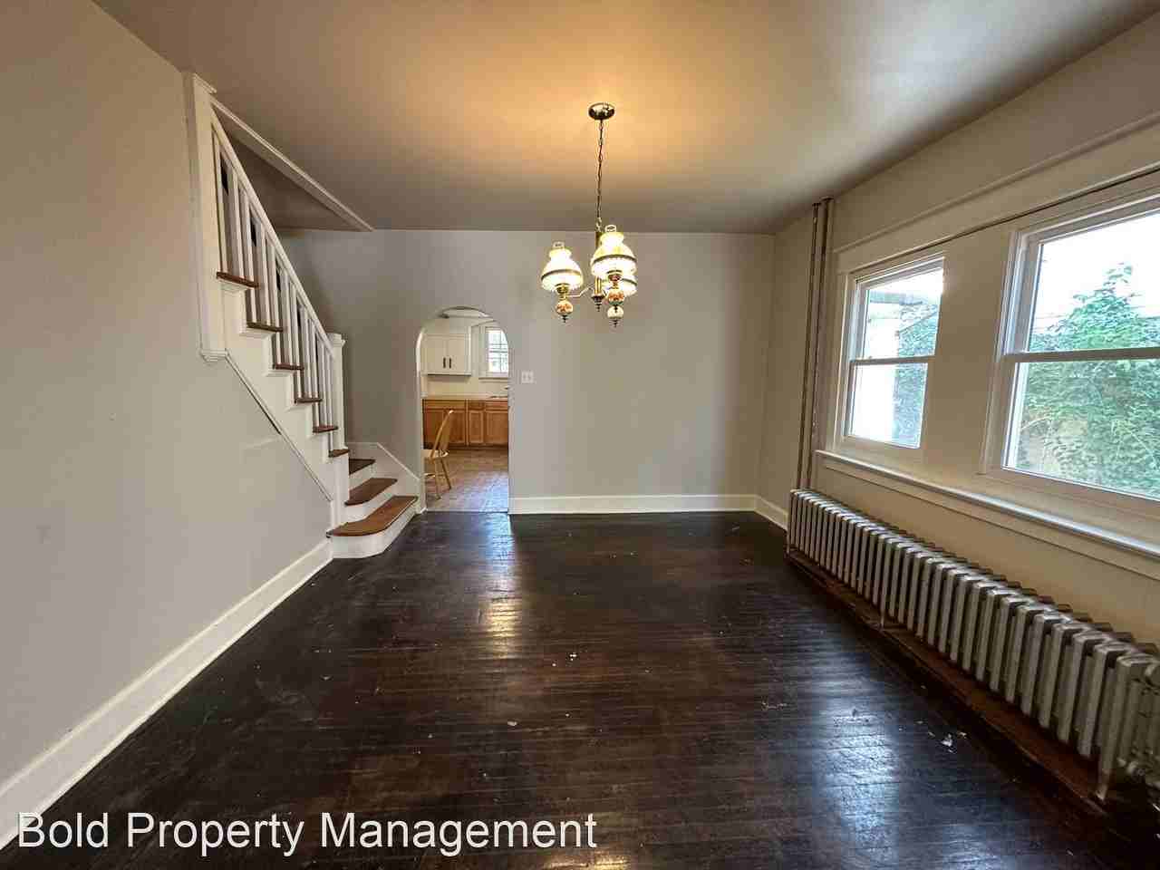 536 E Arch St - Photo 3 of 10