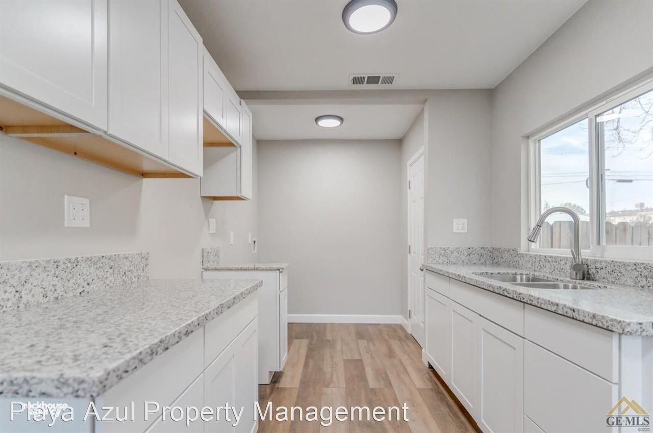 423 Eye St - Photo 3 of 7