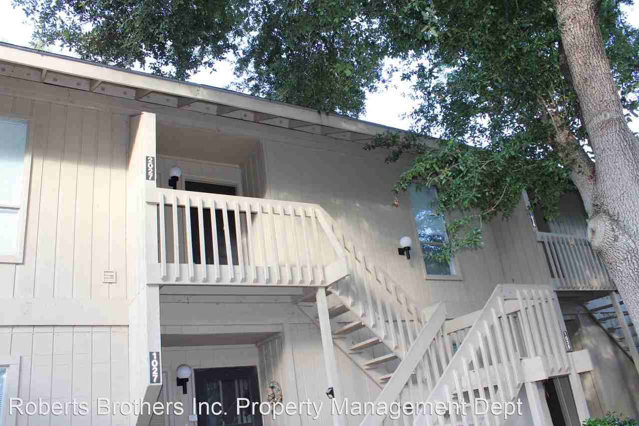 2027 Seacliff Dr N - Photo 3 of 21