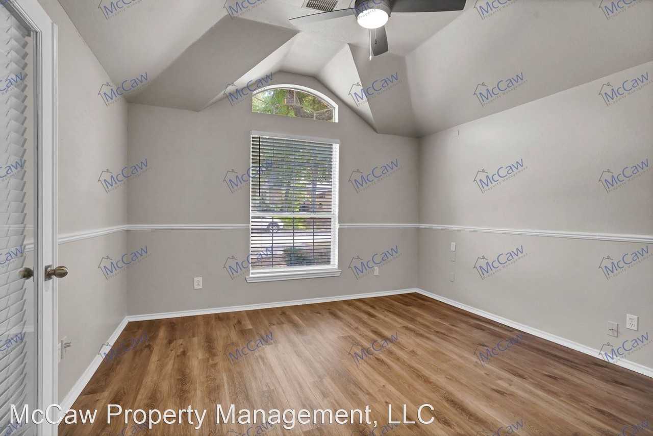 6113 Lantana Ln - Photo 3 of 24