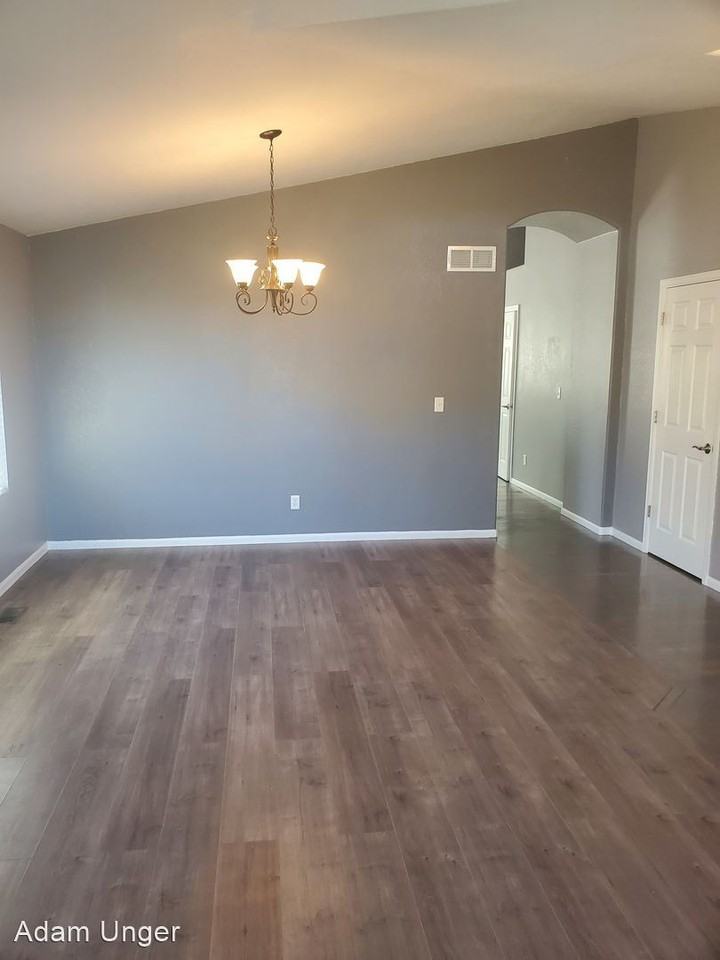 16548 High Desert Way - Photo 3 of 18