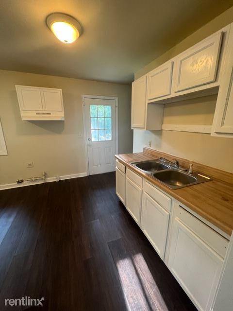 1208 Woodnell St - Photo 2 of 10