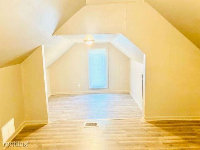 5209 E 40th Ter - Photo 3 of 9