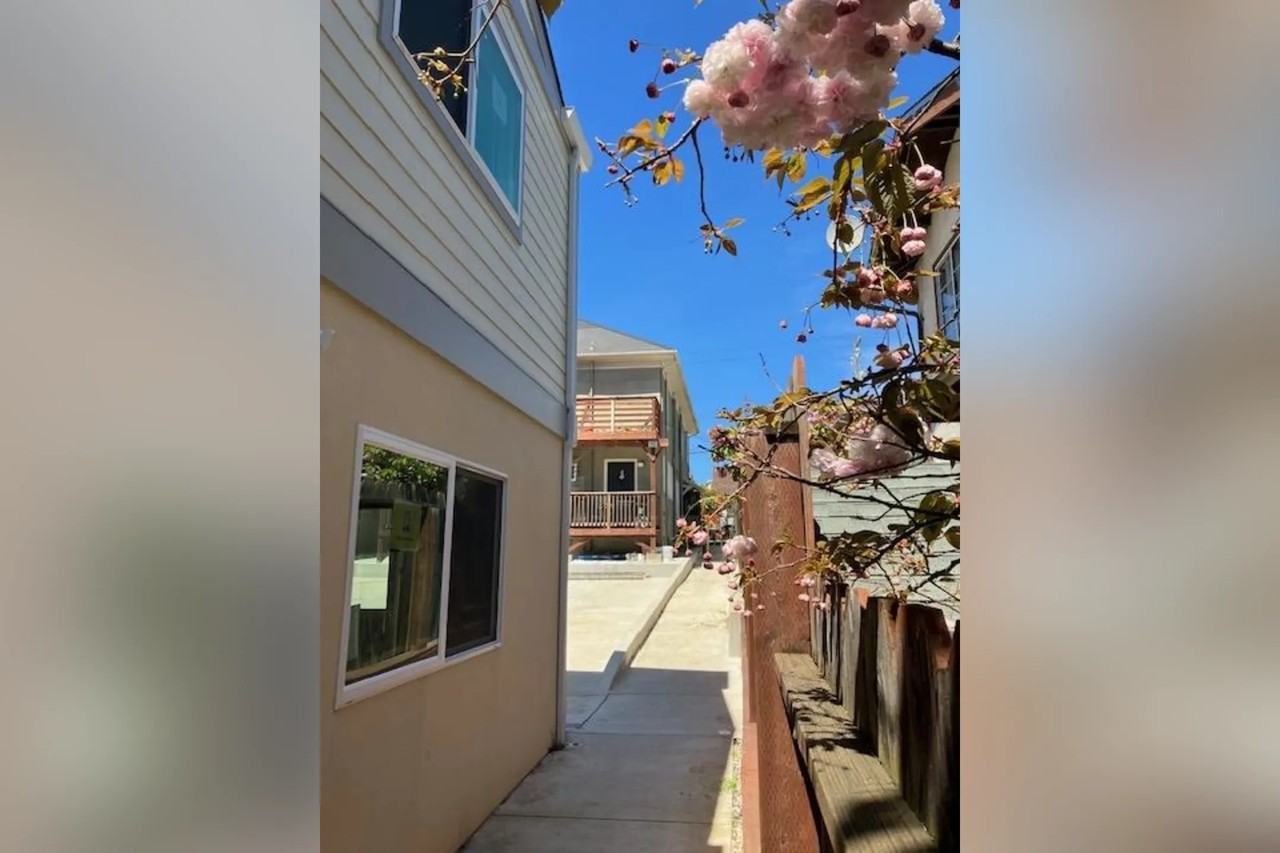 2154 High St - Photo 3 of 18