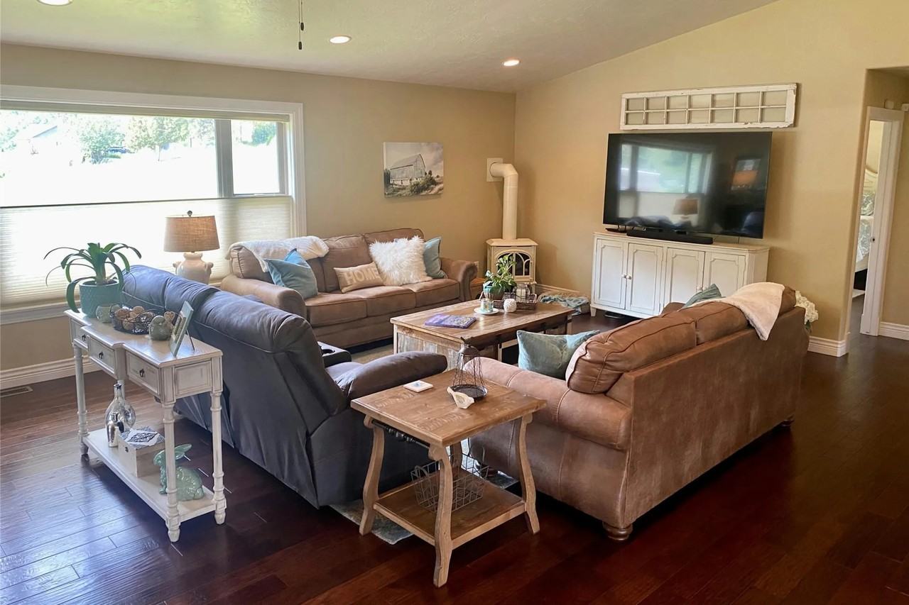 4782 Hot Springs Rd - Photo 3 of 7