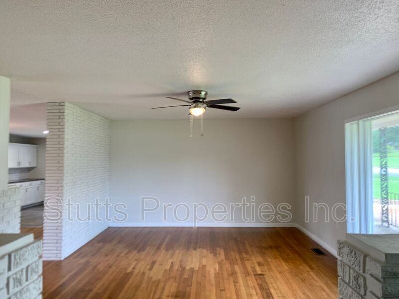 1504 Frey Ave - Photo 2 of 13